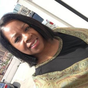 Meet your Posher, Crystal